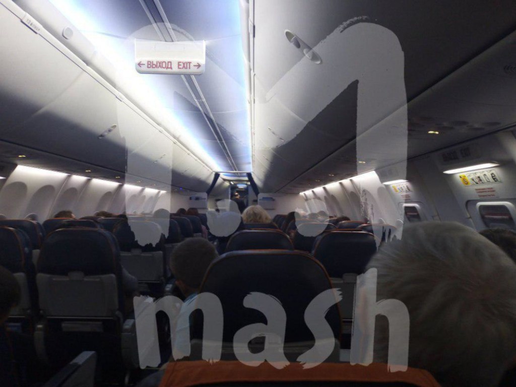 Захват российского самолета с пассажирами: В Сети опубликовали видео с борта, известны новые подробности