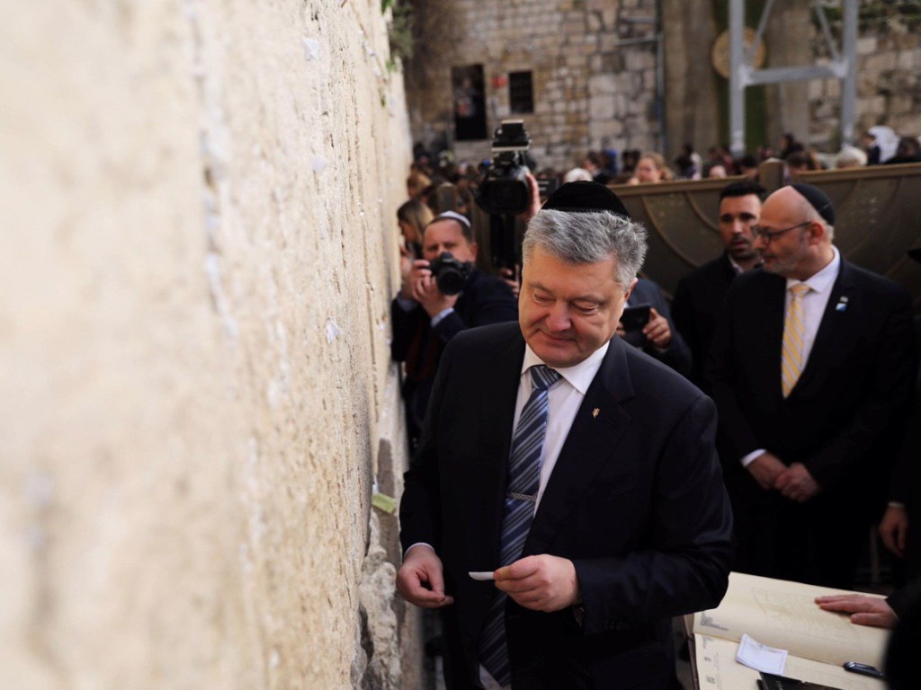 Эксперт: Отказ патриарха Иерусалима прийти на встречу &#8212; щелчок по носу Порошенко