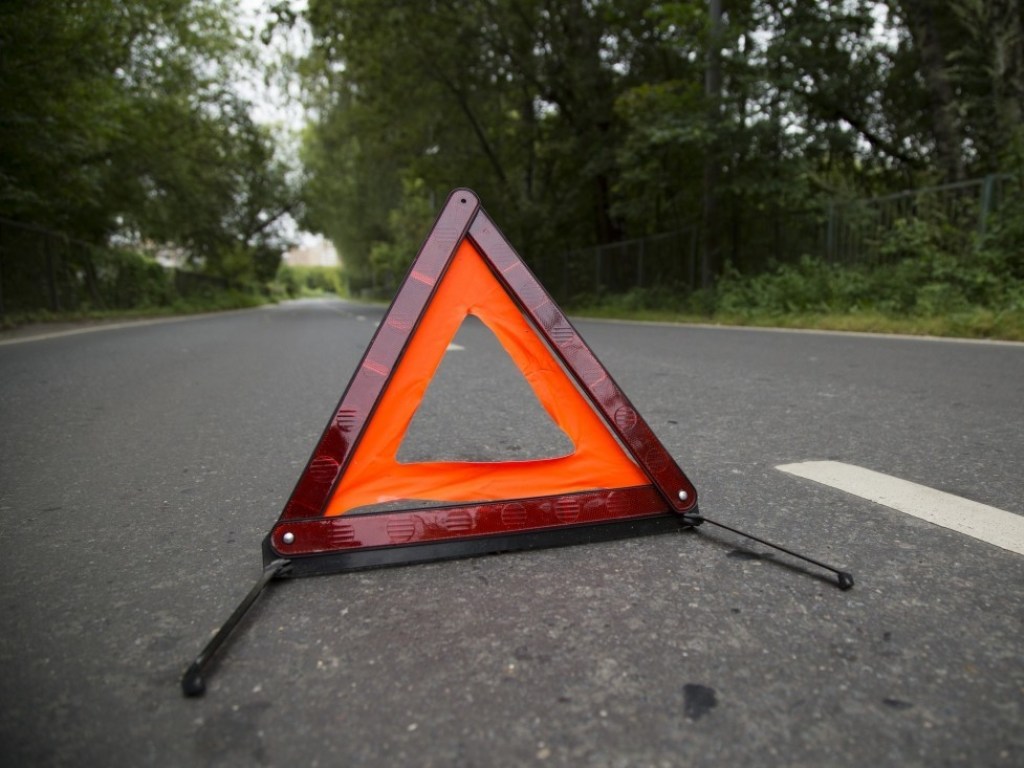 Пьяная женщина за рулем авто сбила трех мужчин в Запорожье
