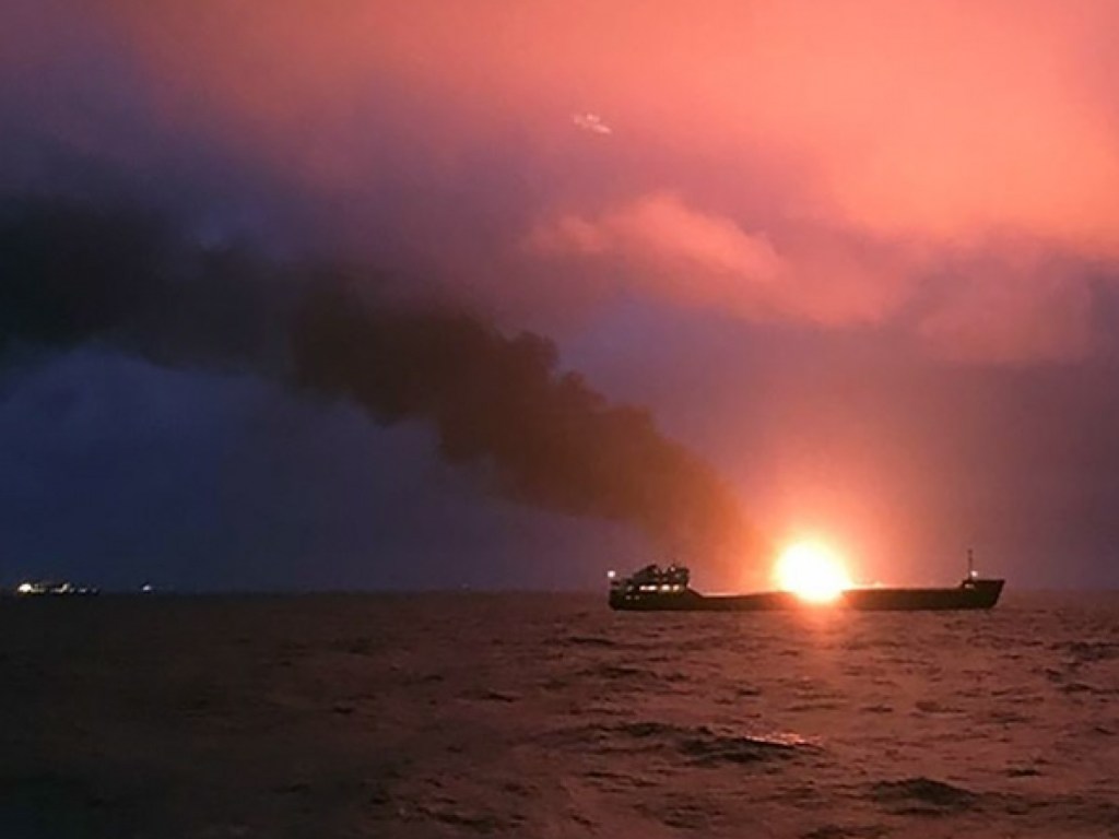 Российские власти сообщили о 20 погибших во время пожара на танкерах в Керченском проливе