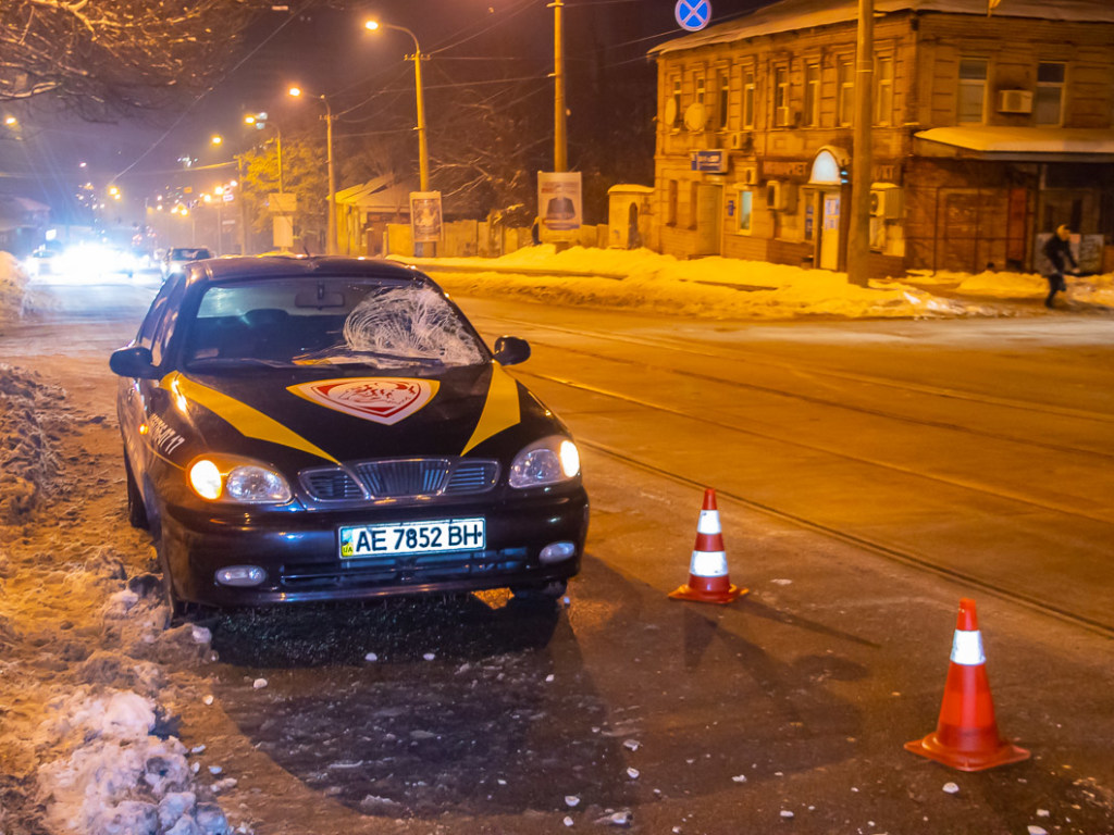В Днепре автомобиль охранной фирмы сбил мужчину (ФОТО, ВИДЕО)