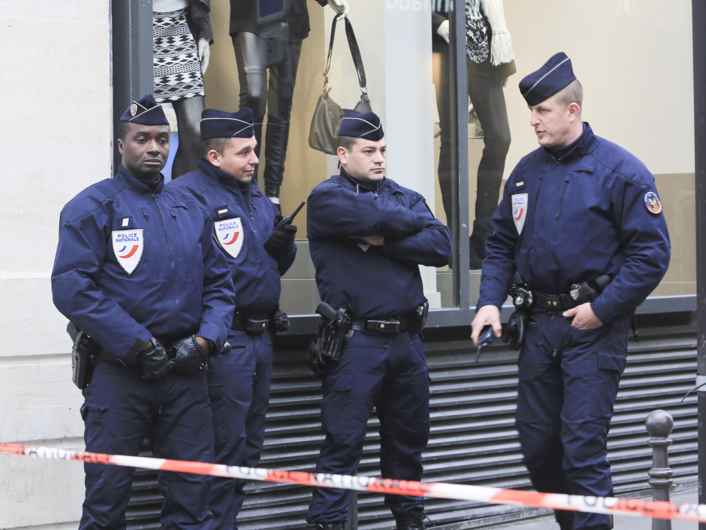 Вооруженные преступники ограбили банк в центре Парижа