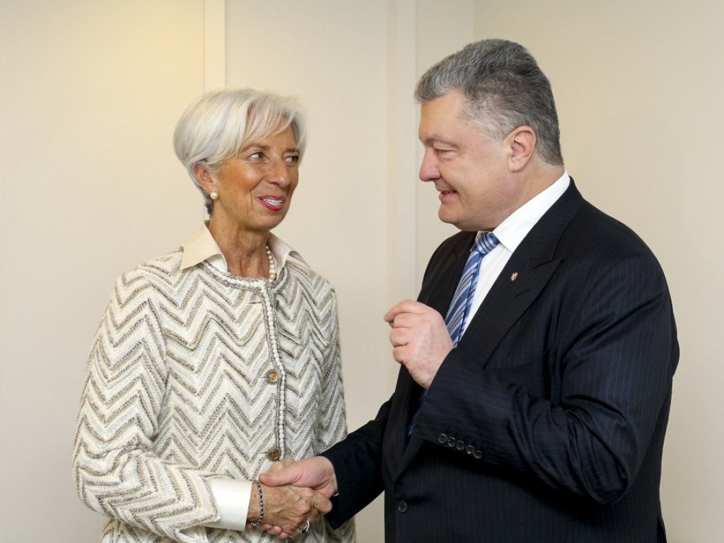В Давосе Порошенко и Лагард обсудили сотрудничество Украины с МВФ