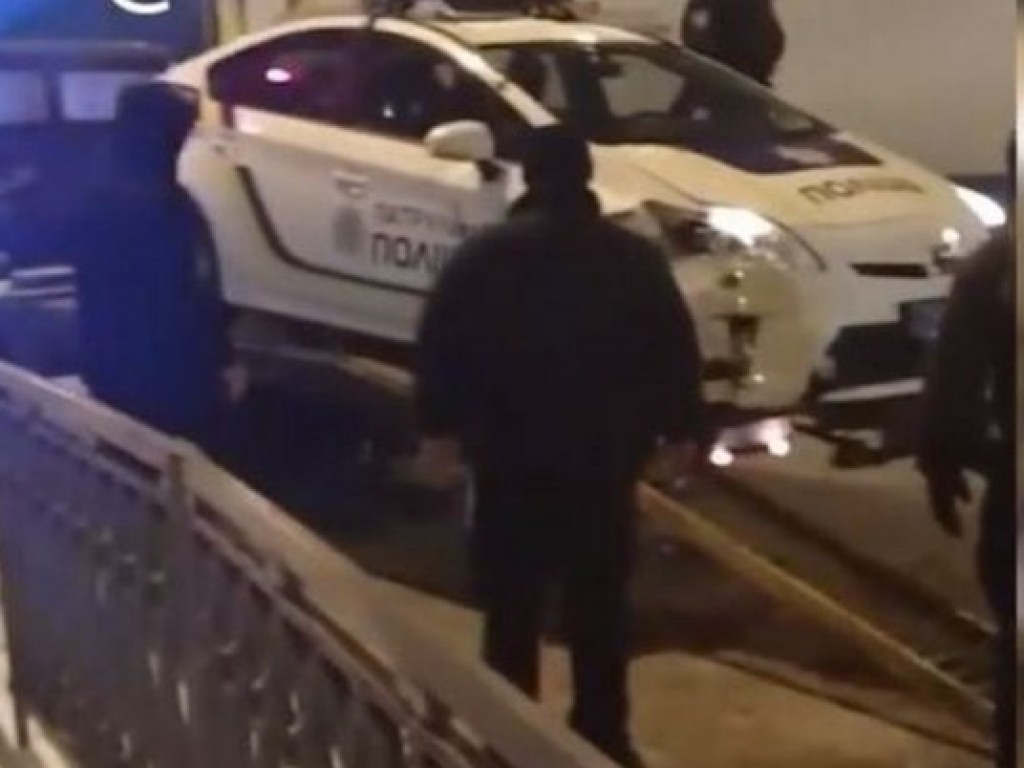 В Ровно полицейская машина влетела в забор (ФОТО, ВИДЕО)