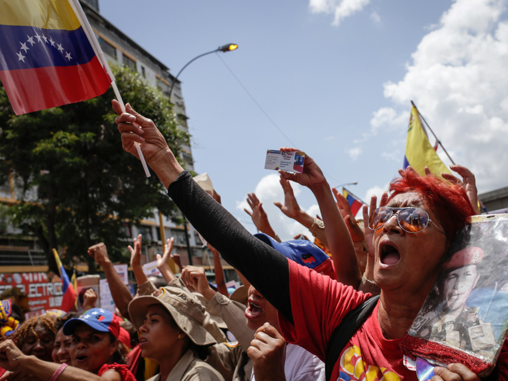 Военное вторжение США в Венесуэлу вызовет в Америке общественный коллапс – эксперт