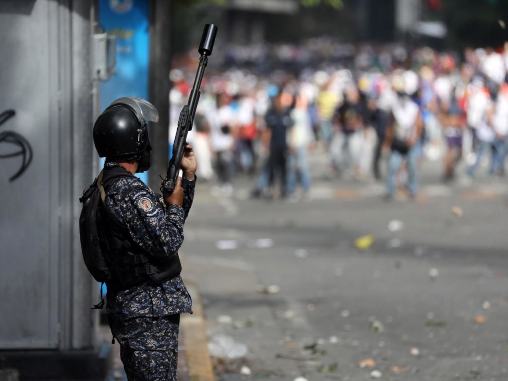 «Новый очаг международной нестабильности»: кто стоит за государственным переворотом в Венесуэле