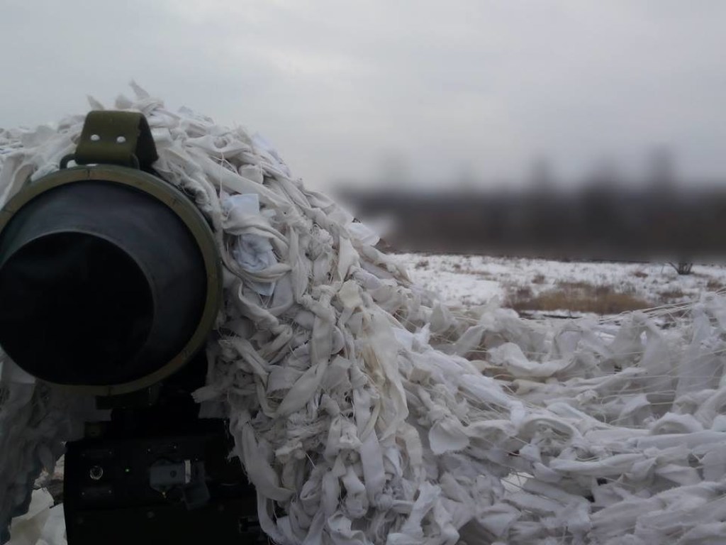 В Луганской области обстреляли военный автомобиль: один боец погиб