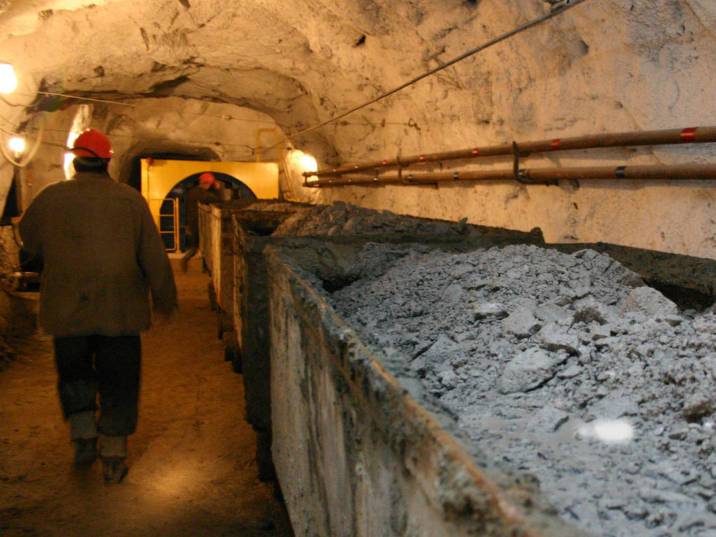 На Донбассе зарплата у шахтеров меньше доллара в месяц – СМИ (ФОТО)