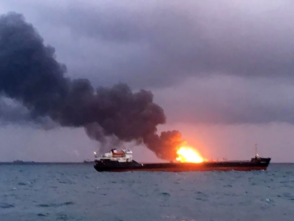 Пожар на танкерах в Керченском проливе: Прекращен поиск пропавших без вести моряков