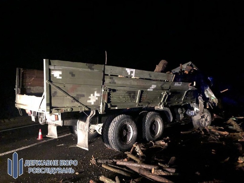 В Херсонской области столкнулись 2 военных грузовика, погиб контрактник (ФОТО)