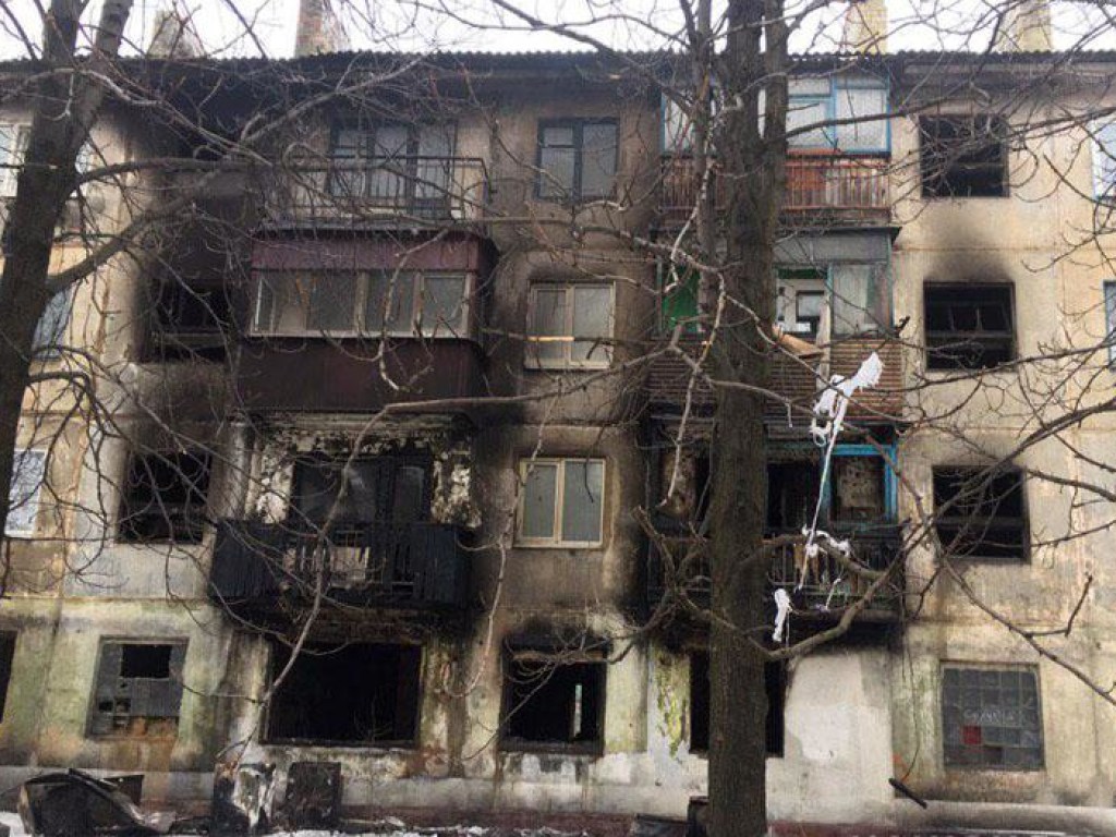 Взрыв в жилом доме в Украинске: две квартиры разрушены, пострадали три человека (ФОТО)