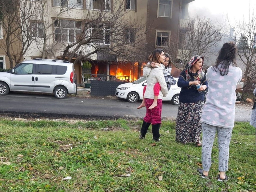В Стамбуле в жилом доме произошел взрыв: есть пострадавшие (ФОТО)
