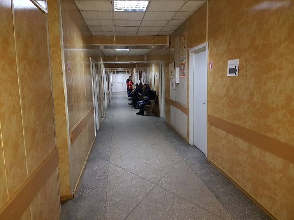 В Бердянске наркозависимый россиянин устроили стрельбу в больнице: пострадал охранник (ФОТО)