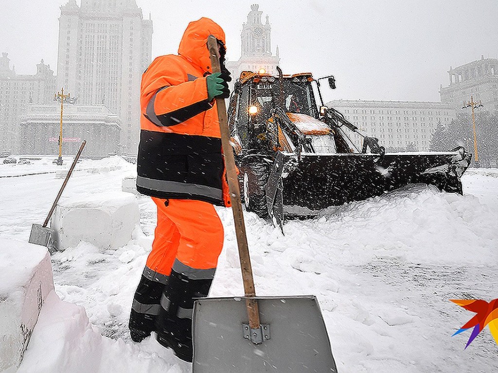 Непогода в Москве: такого снегопада жители столицы РФ не видели более 65 лет (ФОТО)