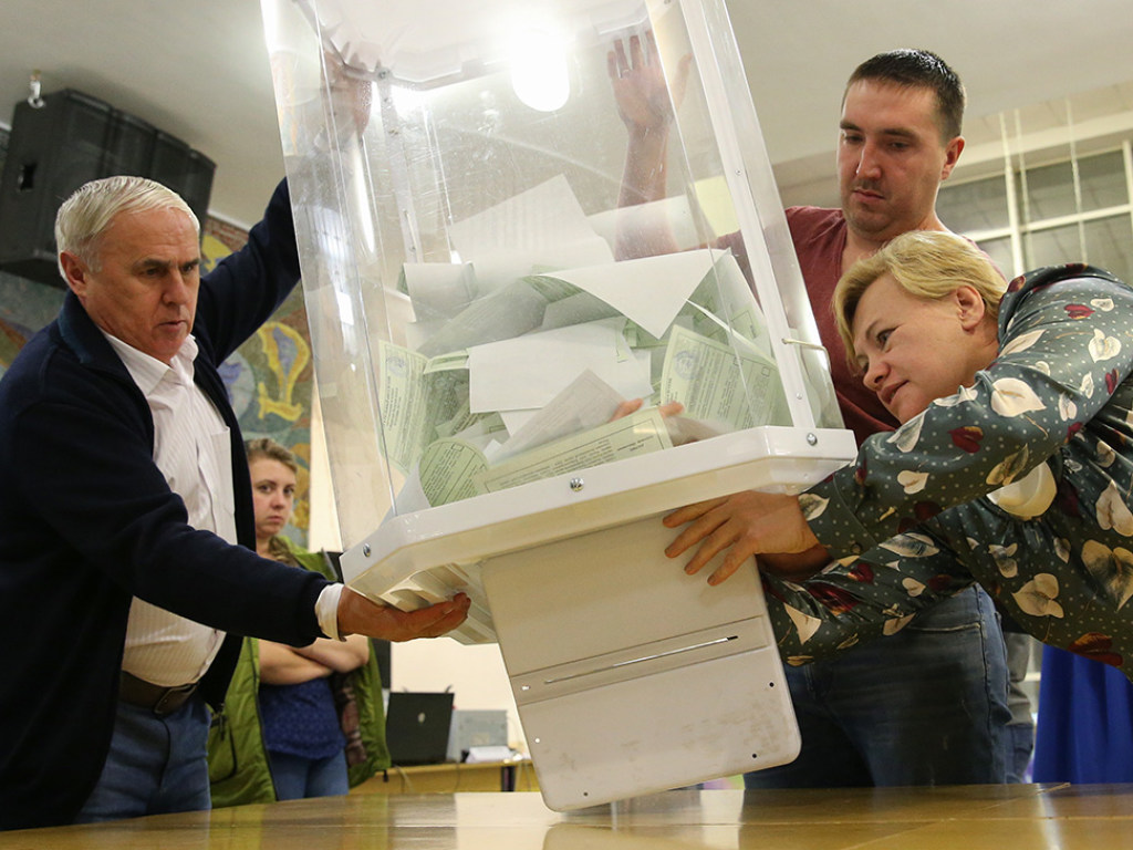 Политолог: 72% украинцев готовы продать голоса на выборах-2019