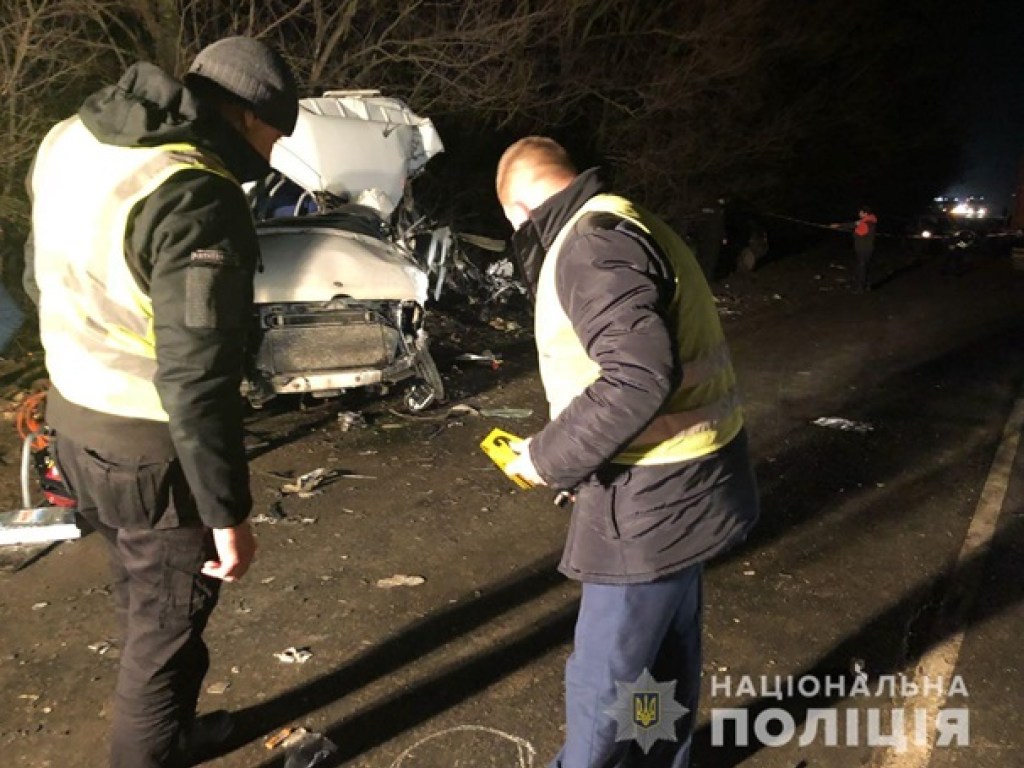 Под Одессой в крупном ДТП погибло двое полицейских (ФОТО)