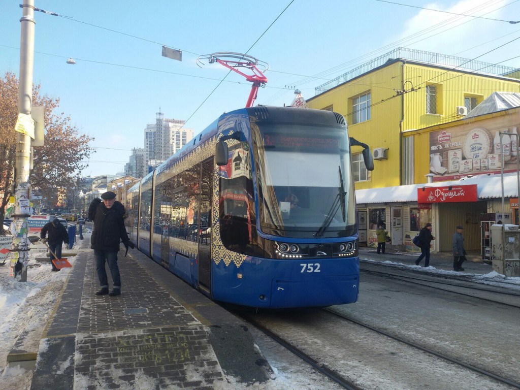 На выходных в Киеве ограничат движение скоростного трамвая на Борщаговке (ФОТО)
