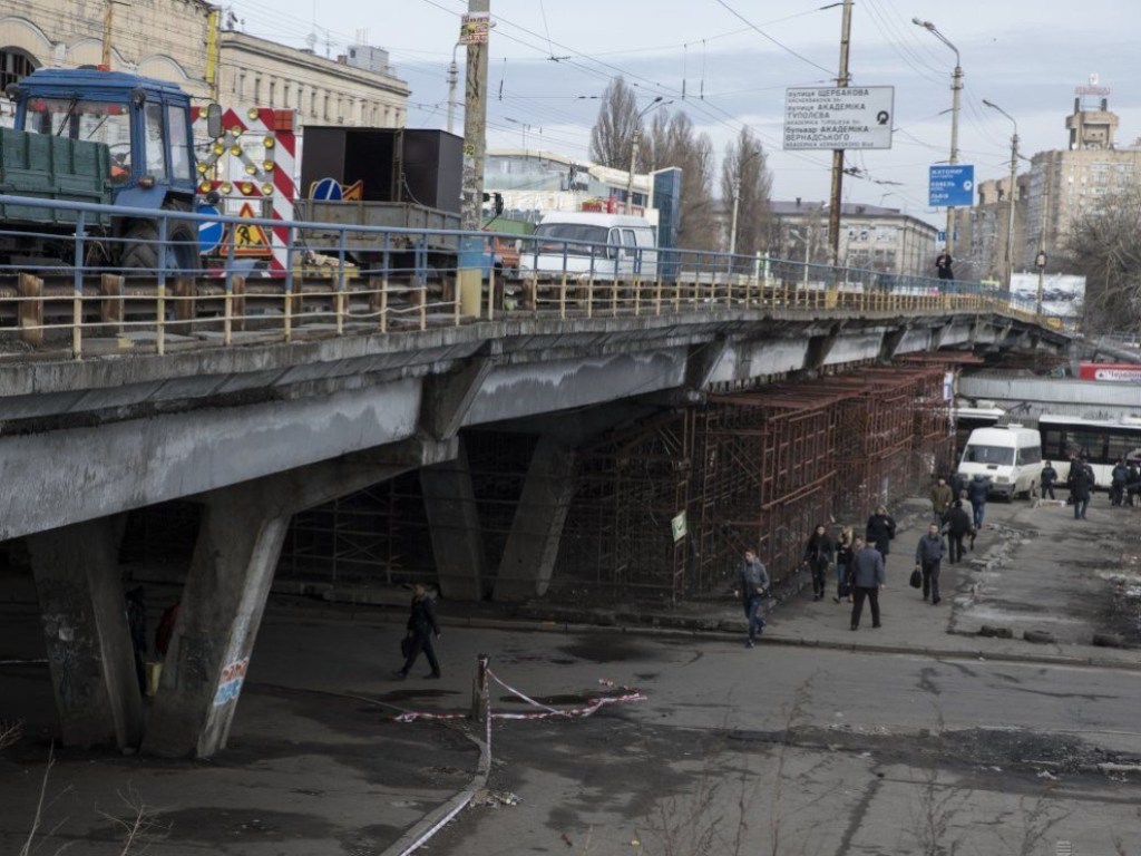 В Киеве власти, видимо, отказались от капитального ремонта Шулявского путепровода &#8212; эксперт