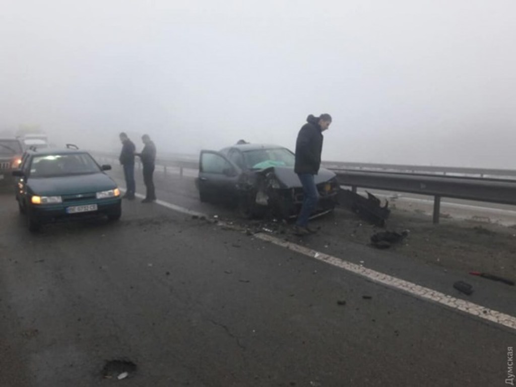 На трассе Одесса-Киев столкнулись шесть автомобилей (ФОТО)