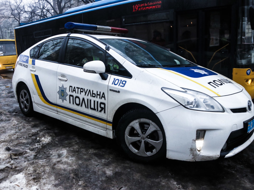 На Лукьяновке в Киеве зарезали мужчину (ФОТО)
