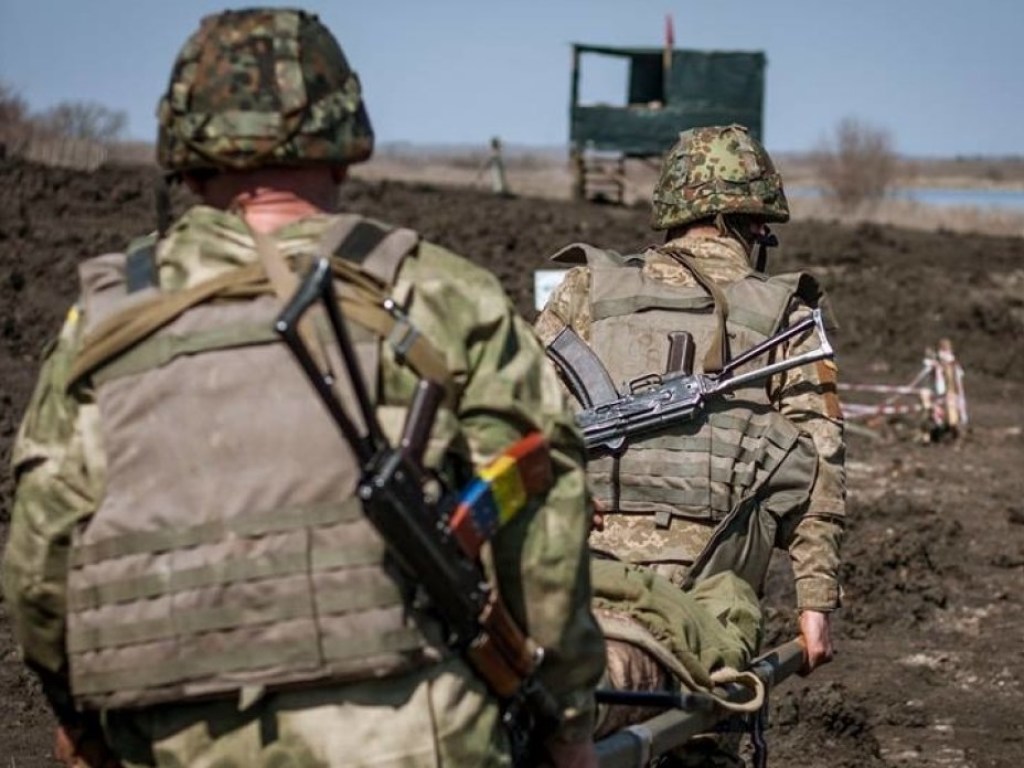 В районе ООС на Донбассе ранен украинский военный &#8212; штаб