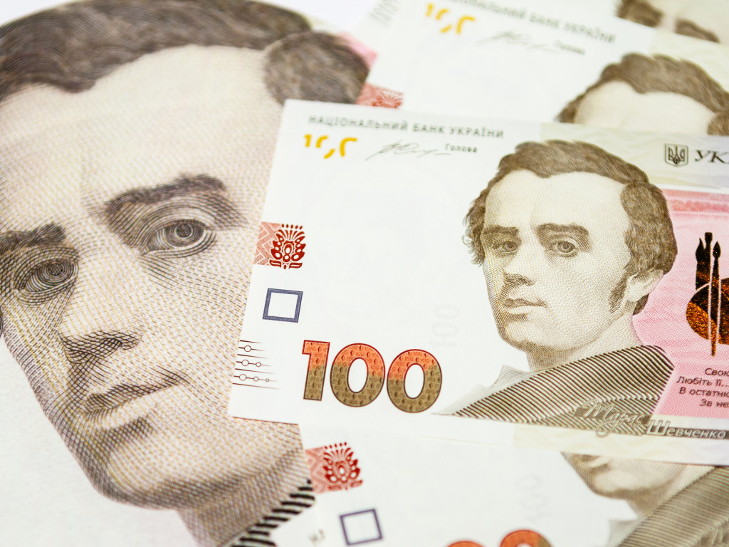 Правительство запланировало привлечь долговой ресурс на сумму более 400 миллиардов гривен – экономист