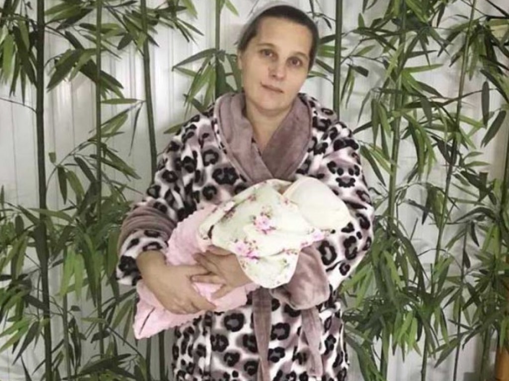 В Днепре многодетная мать родила 14-го ребенка (ФОТО)