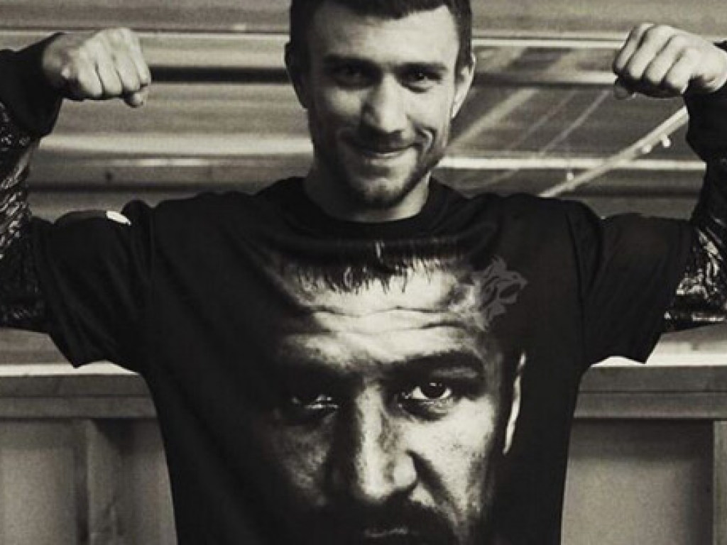Назревает скандал: Ломаченко надел футболку с изображением российского боксера (ФОТО)