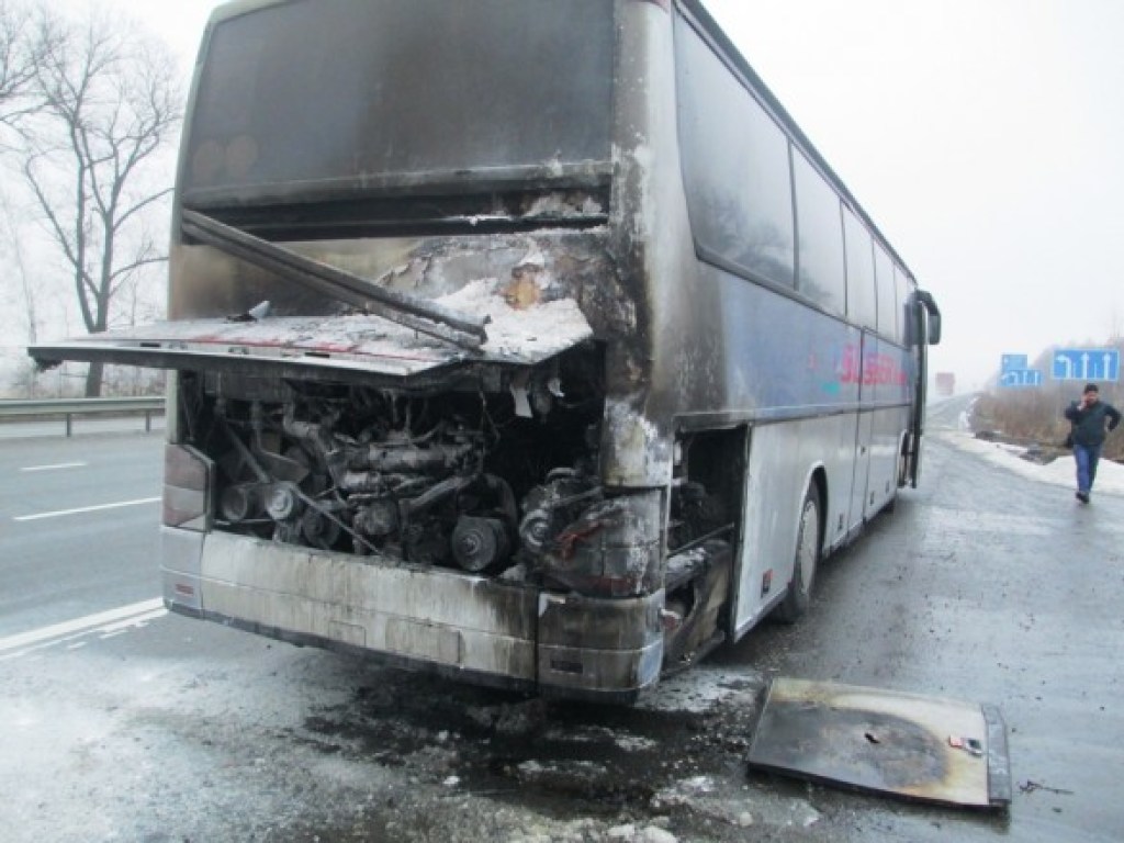 В Житомирской области загорелся автобус международного сообщения (ФОТО)