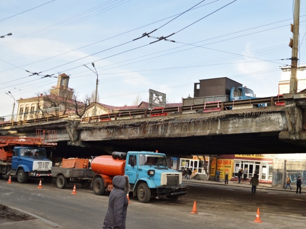 Шулявский мост окончательно «устал»: названы новые сроки демонтажа