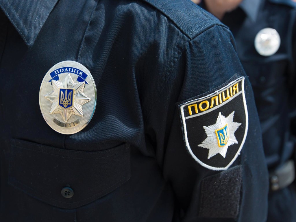 Под Киевом полицейские угнали и перепродали автомобиль на «евробляхах»