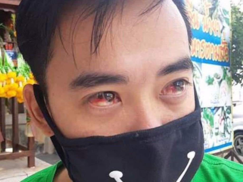 Густой смог в Бангкоке вызывает кровавые слезы