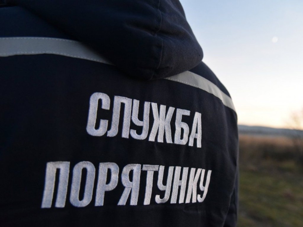 В Киевской области три друга пропали в водах Днепра на лодке: одного нашли мертвым