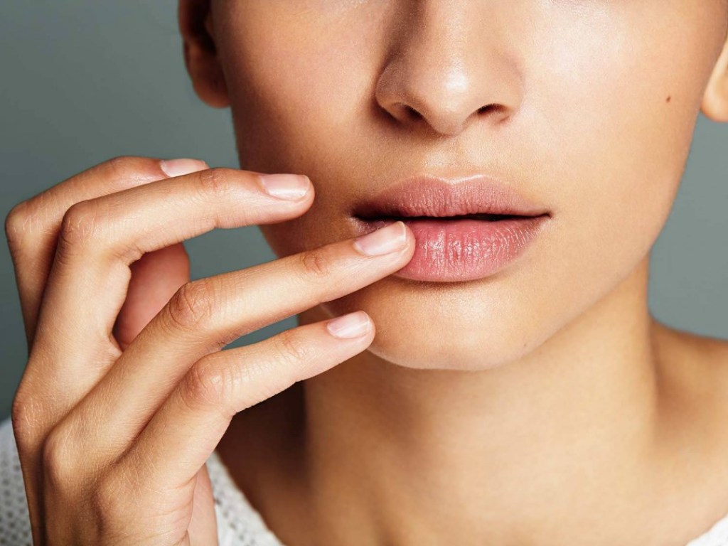 Сам себе косметолог: Проверенные годами домашние средства по уходу за губами 