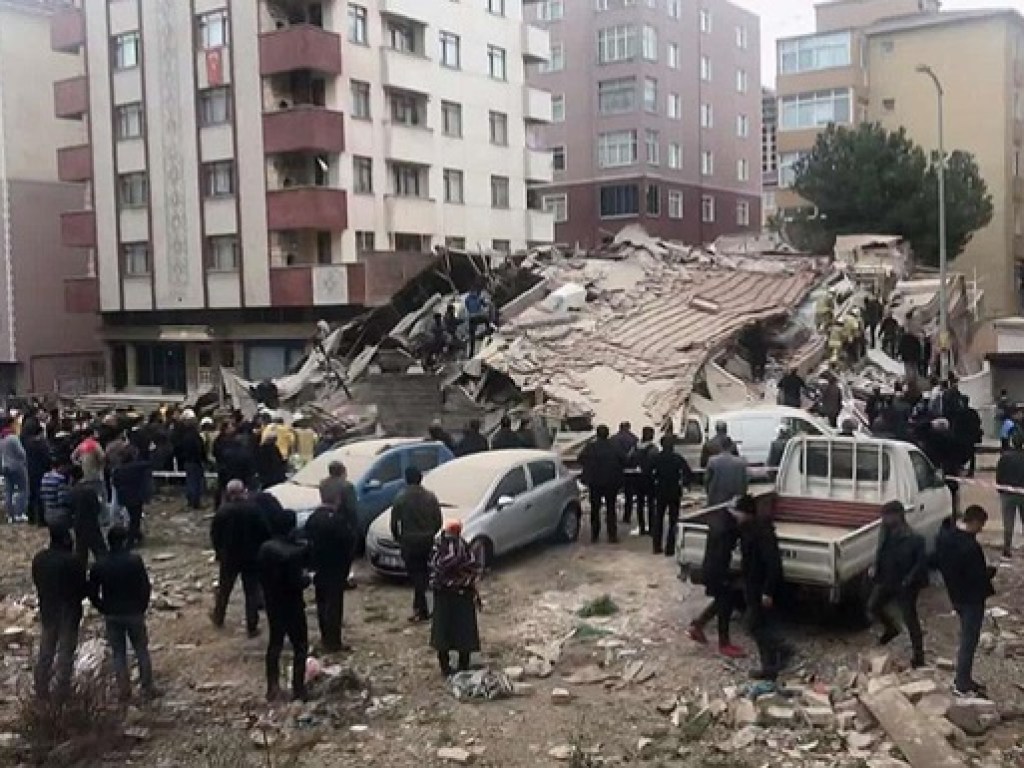 Обрушение многоэтажки в Стамбуле: новые подробности (ВИДЕО)