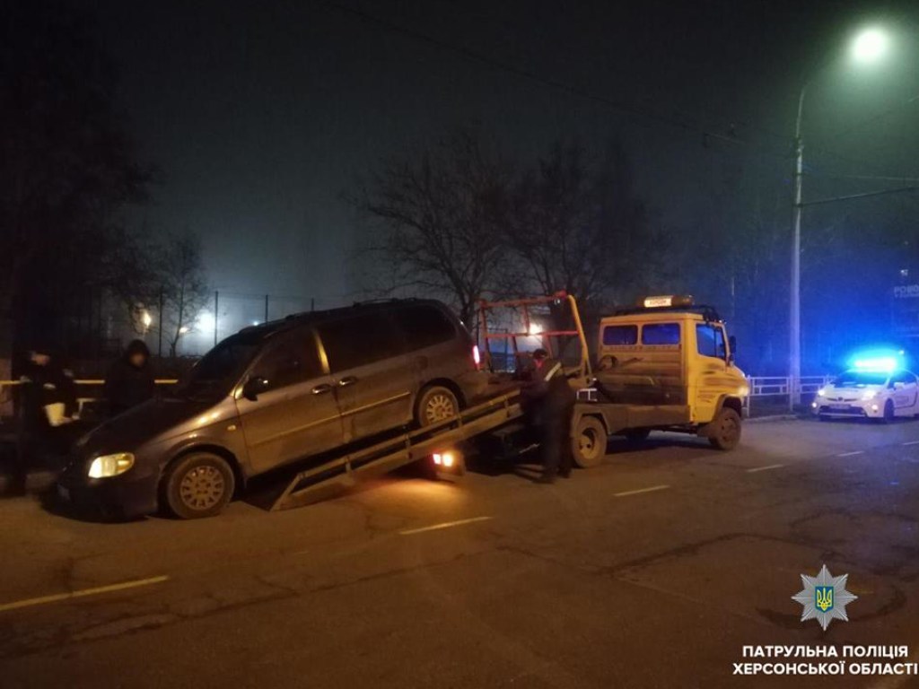 В Херсоне пьяный водитель «ВАЗ» протаранил Toyota с женщиной и ребенком (ФОТО)