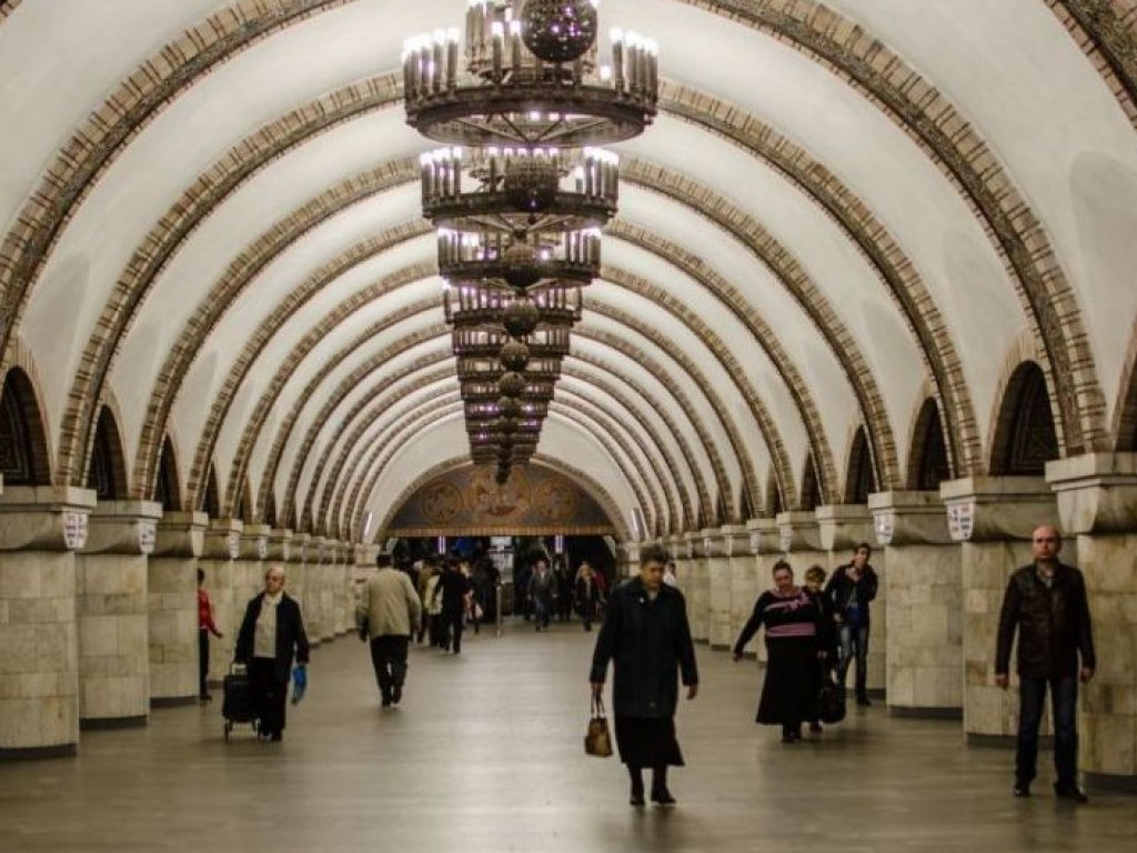 Киевское метро очистят от рекламы
