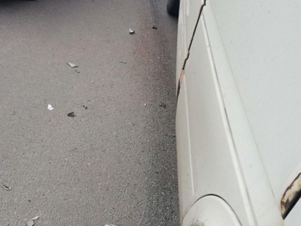 В Запорожье водитель Skoda врезался в маршрутку