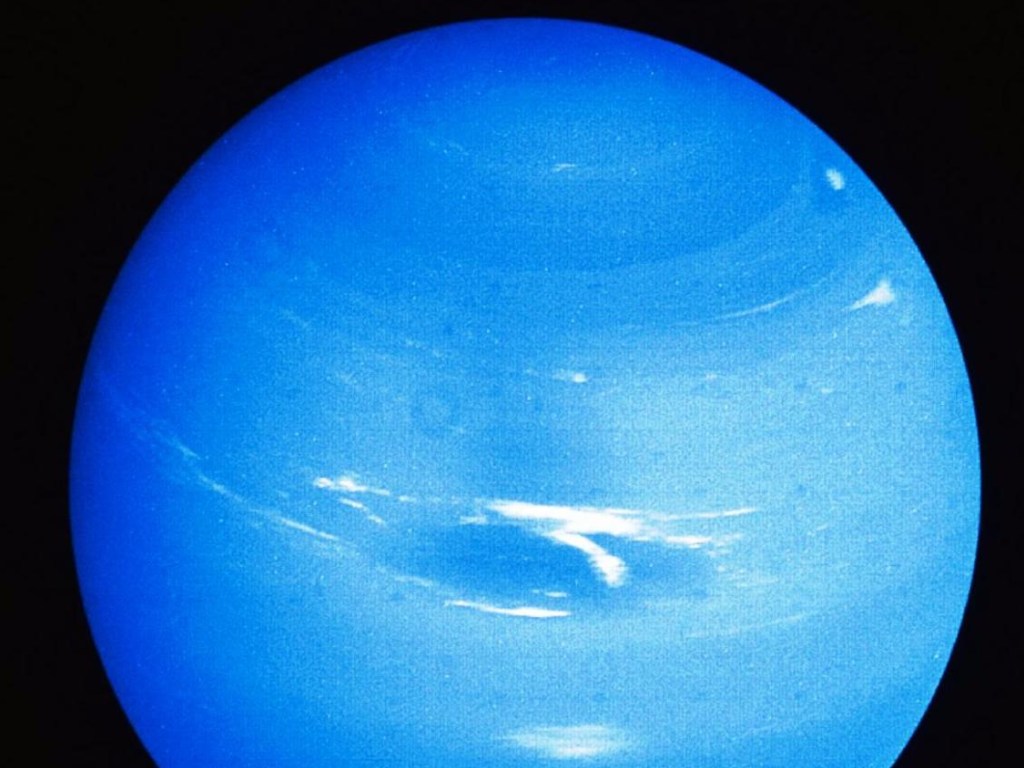 Hubble зафиксировал загадочное пятно на Нептуне (ФОТО)