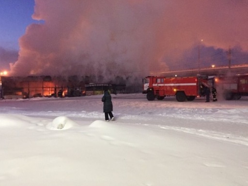В российском Челябинске сгорел автовокзал (ФОТО, ВИДЕО)