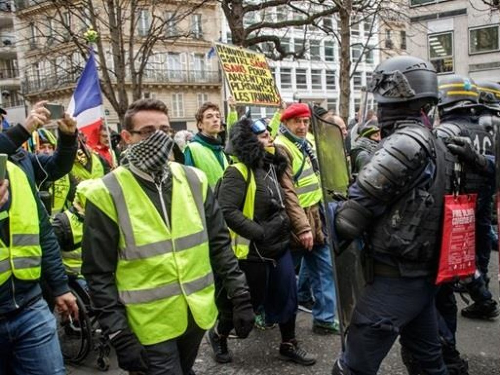 Протесты в Париже: 36 активистов задержала полиция