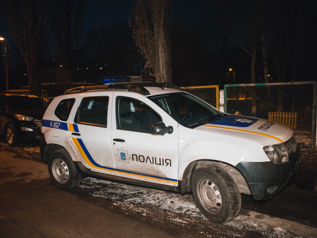 В Киеве мужчина закрылся в квартире и угрожал взорвать себя (ФОТО)