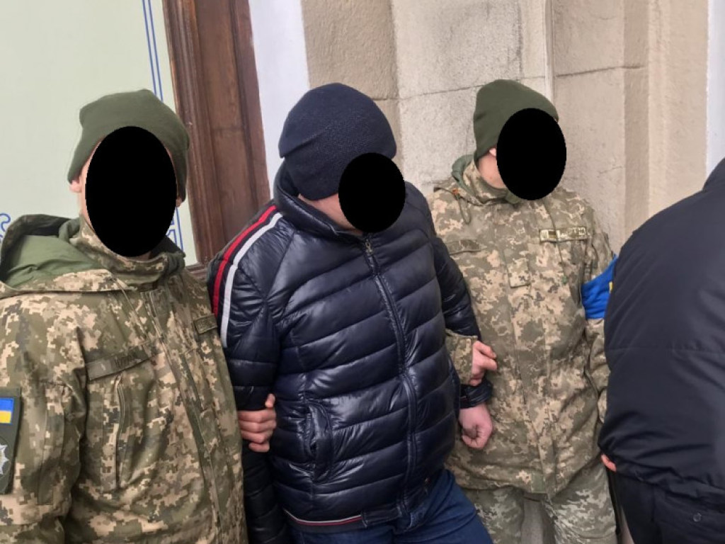 На одесском вокзале задержали военнослужащего с амфетамином (ФОТО)