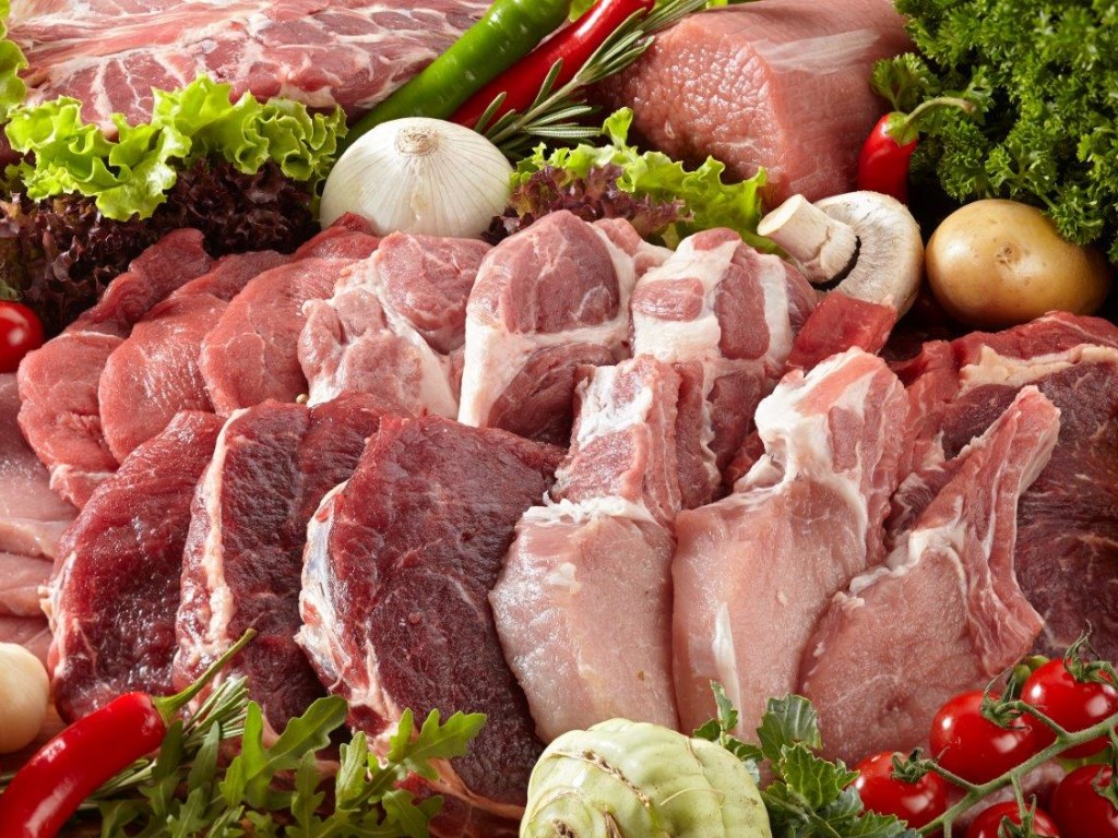 Наибольшую долю в потребительской корзине для расчета инфляции занимают мясо и мясопродукты &#8212; Госстат