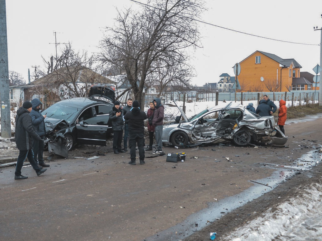 Автомобили превратились в металлолом: В Борисполе произошло смертельное ДТП (ФОТО)