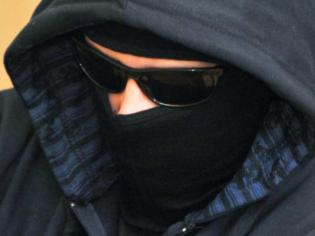 В Киеве трое в масках украли 40 тысяч долларов: введен план «Перехват»