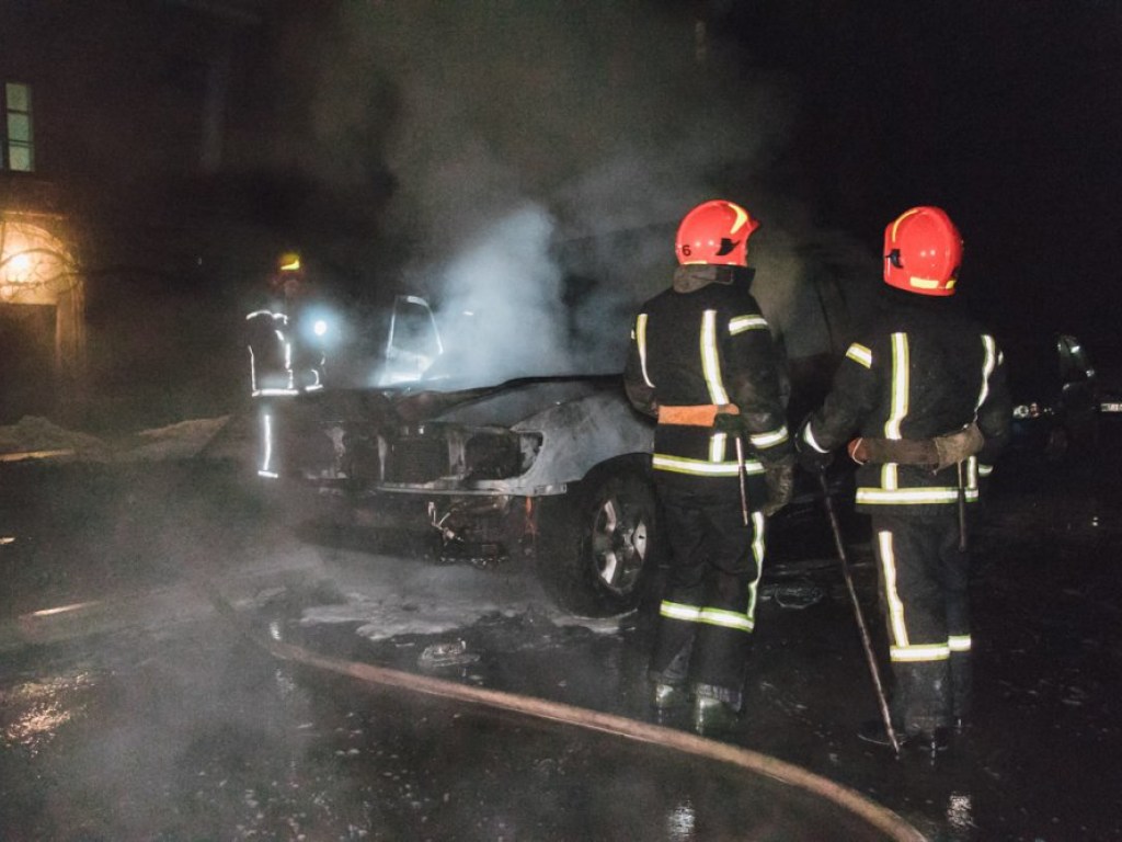 Поджог автомобиля депутата: в полиции Киева рассказали новые подробности
