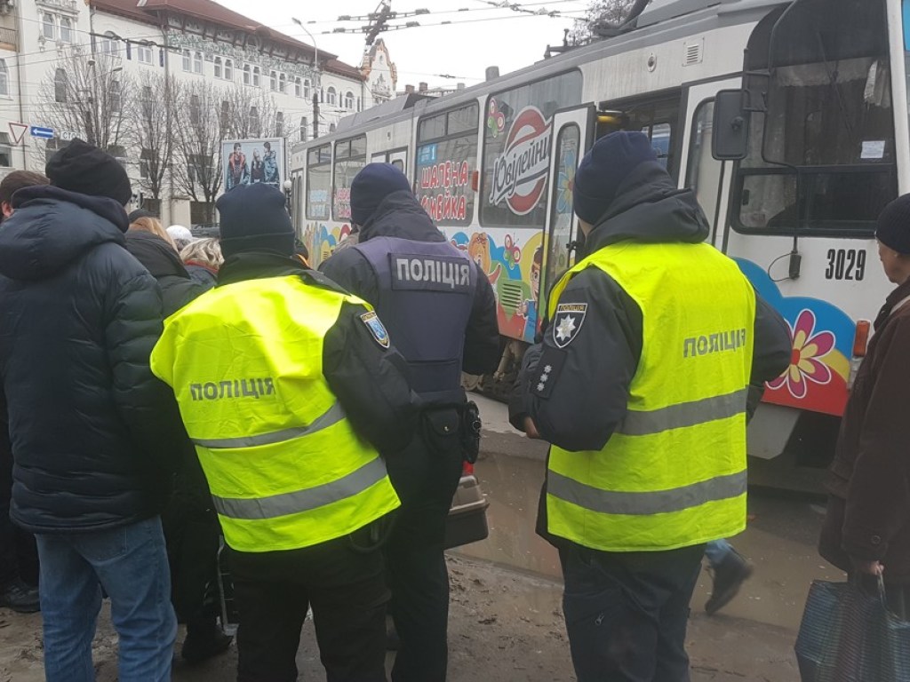 В центре Днепра трамвай зацепил женщину (ФОТО)