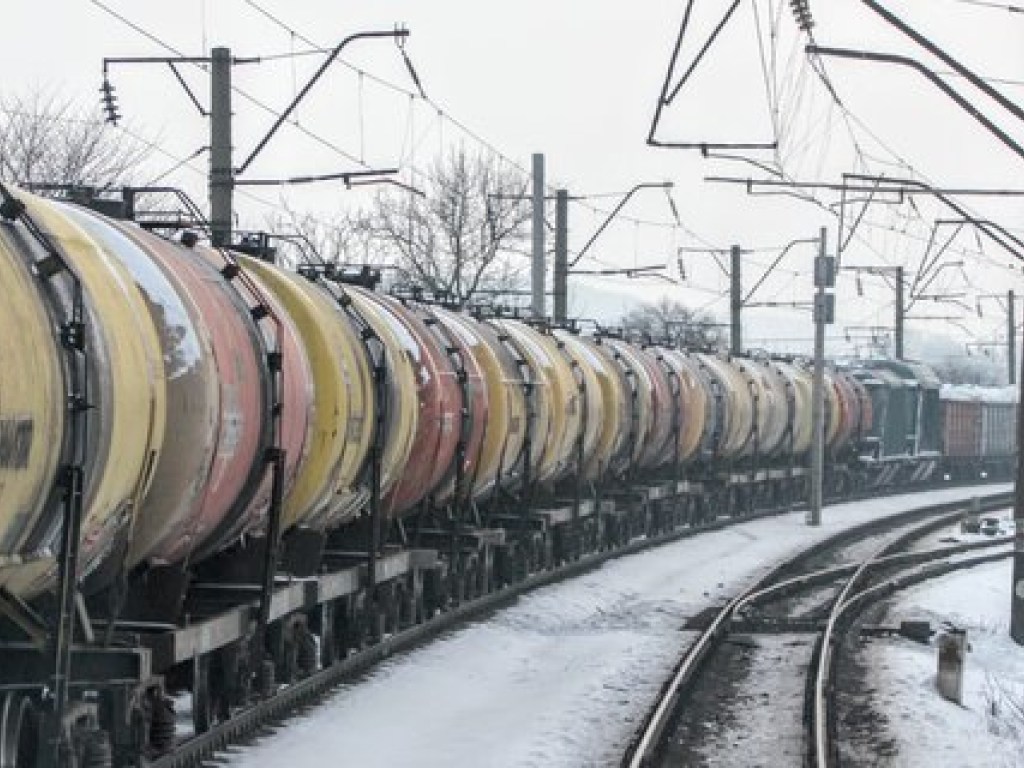 Ставка акциза на нефтепродукты в Украине неясно почему устанавливается в евро – эксперт 