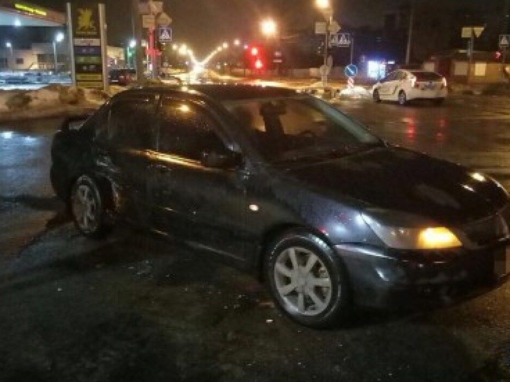 В Харькове пьяный водитель Skoda совершил два ДТП и сбежал (ФОТО)